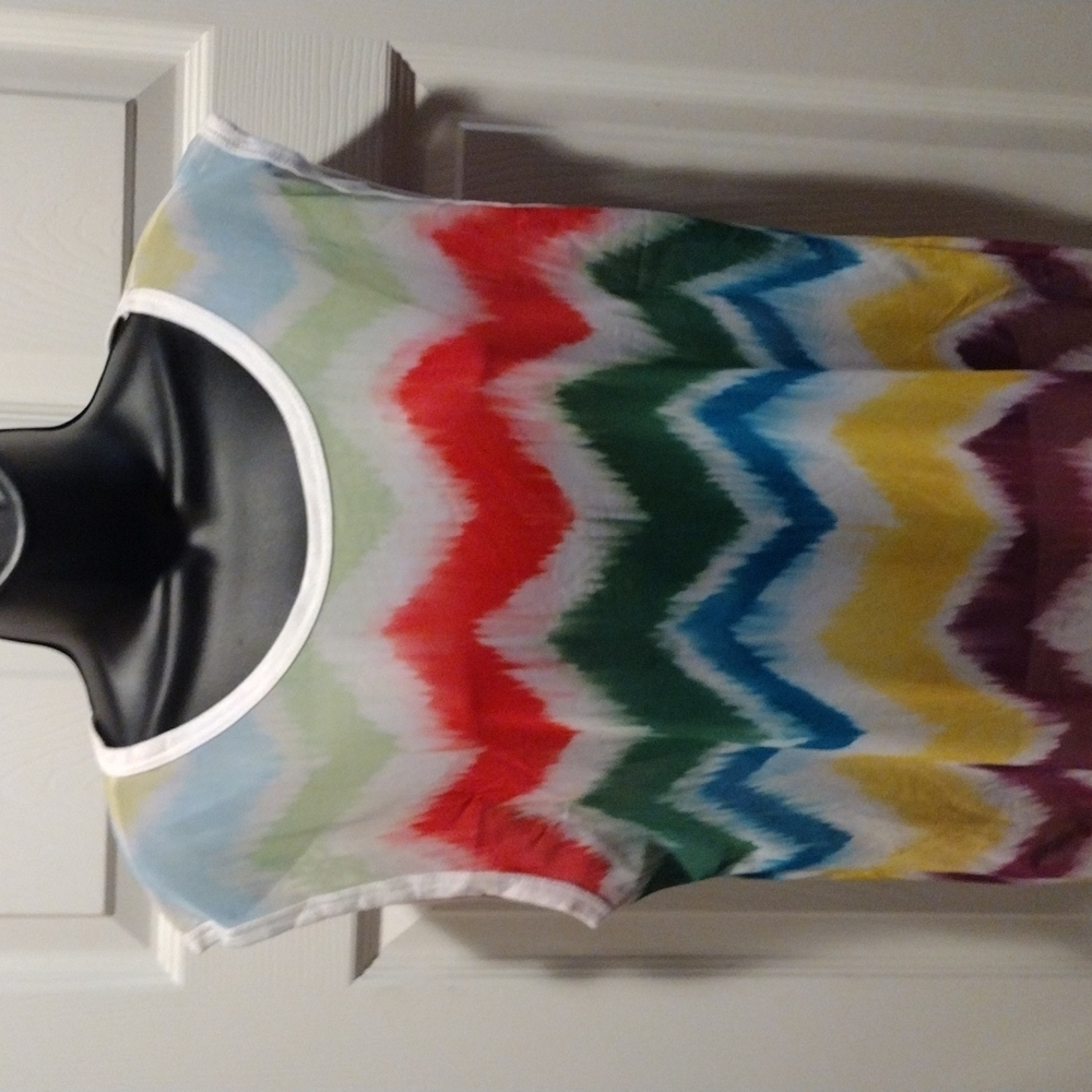 TOPIA SHEER CHEVRON PATTERN SLEEVELESS TOP L